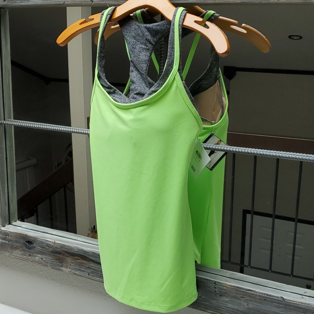 Racerback Sportsbra tank NWT
